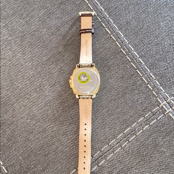Coach watch - Picture 4 of 4
